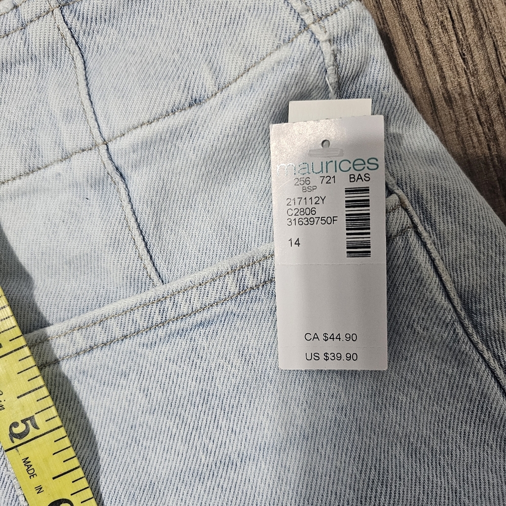 Maurices 3.5" Jean shorts - Picture 7 of 7
